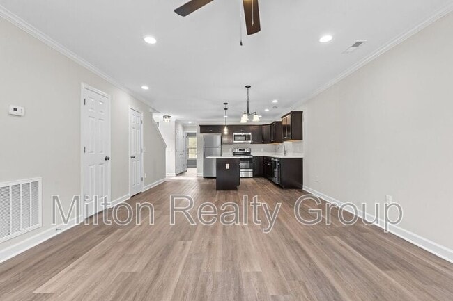 Building Photo - 121 Laura Ln