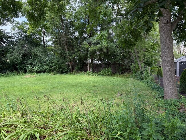 Private back yard with patio area - N89W15958 Main St