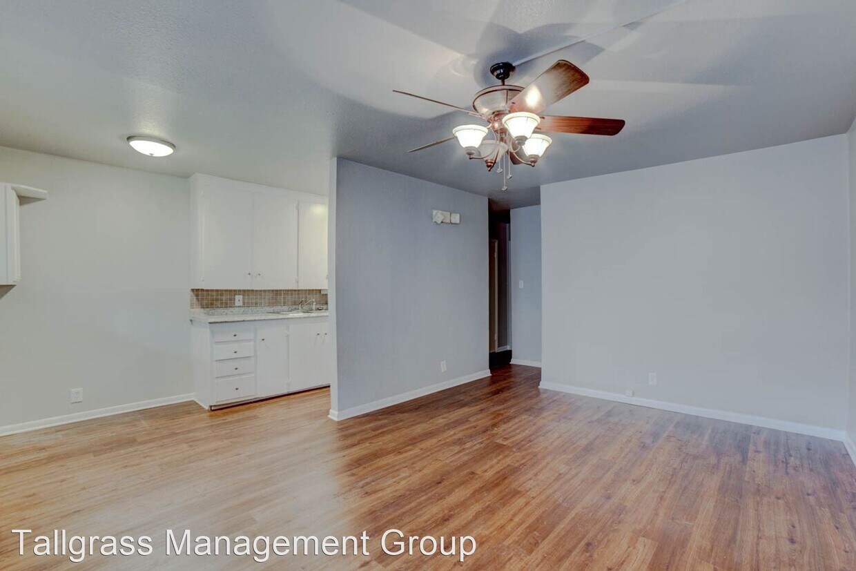 Foto principal - 2436-2436 E 6th St