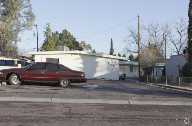 Building Photo - West Orangewood Apartments