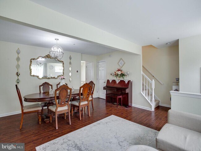 Foto del edificio - 8716 Pine Meadows Dr