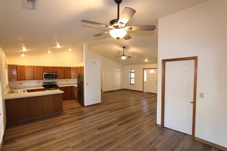 Building Photo - 3643 S Cheryl Dr