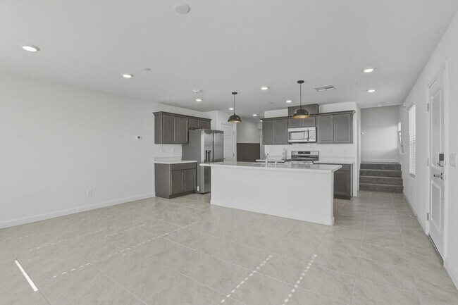 Foto del edificio - Brand New 2 Bedroom Townhome for Rent! Minutes from Nellis AFB!
