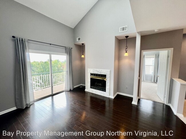 Foto del edificio - 2 br, 2 bath House - 6569 GRANGE LANE, #403
