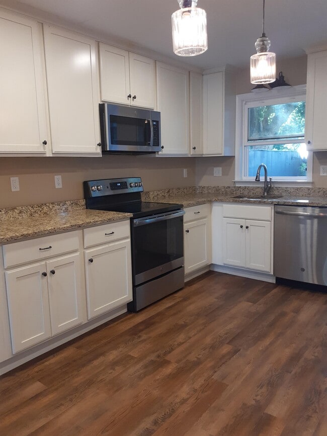 Building Photo - 104 O St