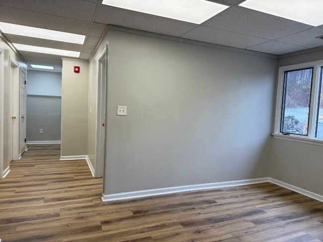 Foto del edificio - 2392 US-6