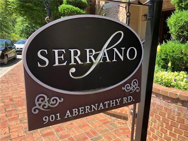 Foto del edificio - 901 Abernathy Rd NE