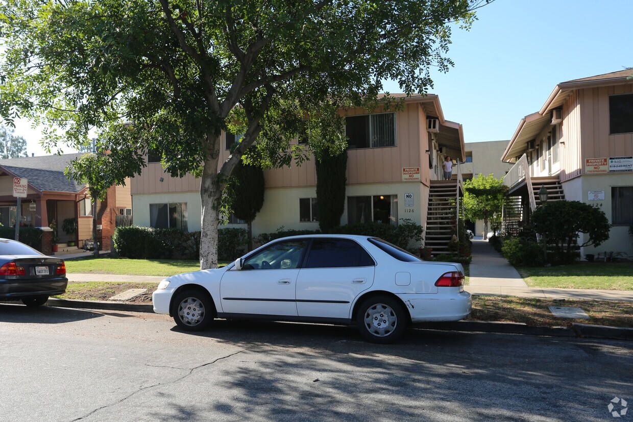Building Photo - 1126 E Doran St