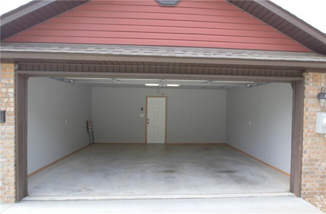 Building Photo - 144 Strozier Ln