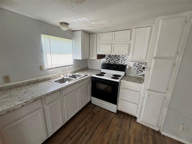 Foto del edificio - 3951 County Rd 227