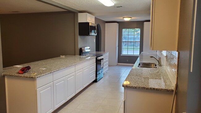 Building Photo - 3113 Northridge Dr
