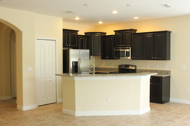 Building Photo - FOUR BEDROOM HOME FOR RENT IN INDEPENDENCE