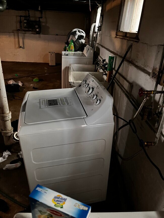 Foto del edificio - 4014 Brooklyn Ave