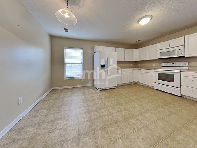 Foto del edificio - 132 Wildberry Ln