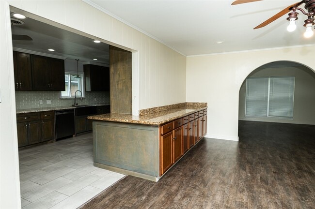 Building Photo - 5407 Rutherglenn Dr