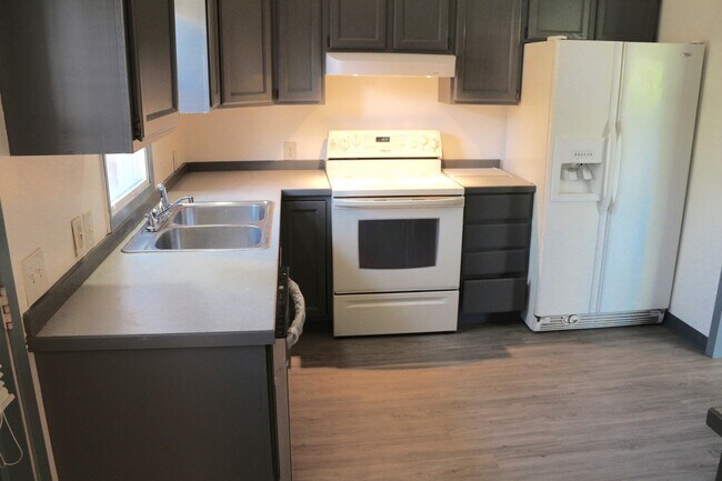 Building Photo - Cozy Seward Park Home with Large Yard!