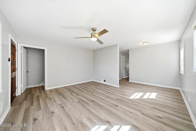 Building Photo - 3021 Wedgewood Wy