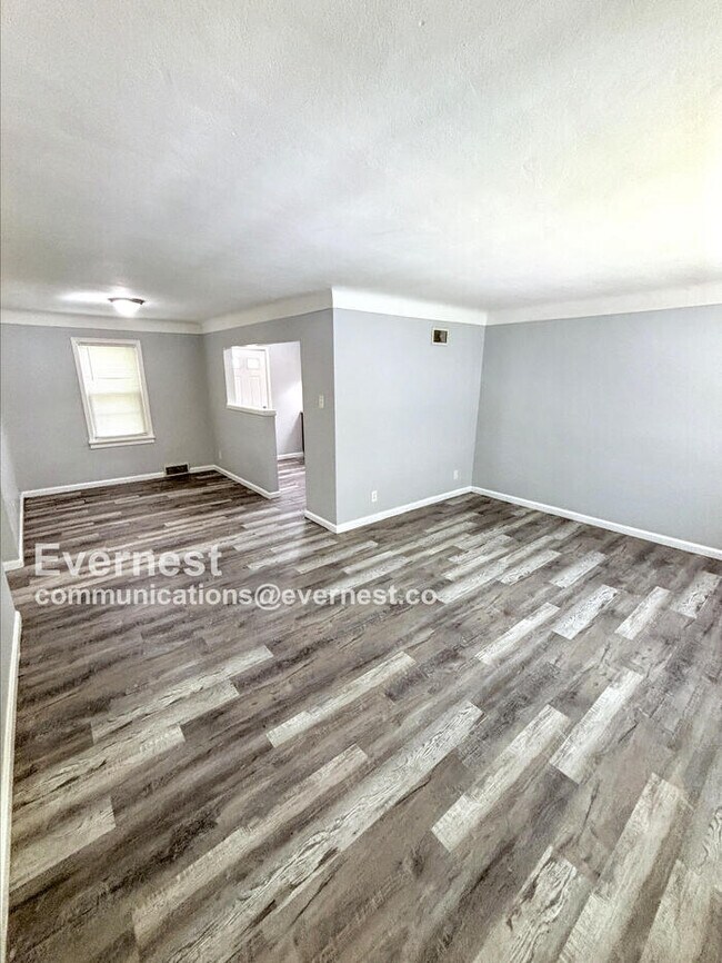 Foto del edificio - 6149 Jackson Ave