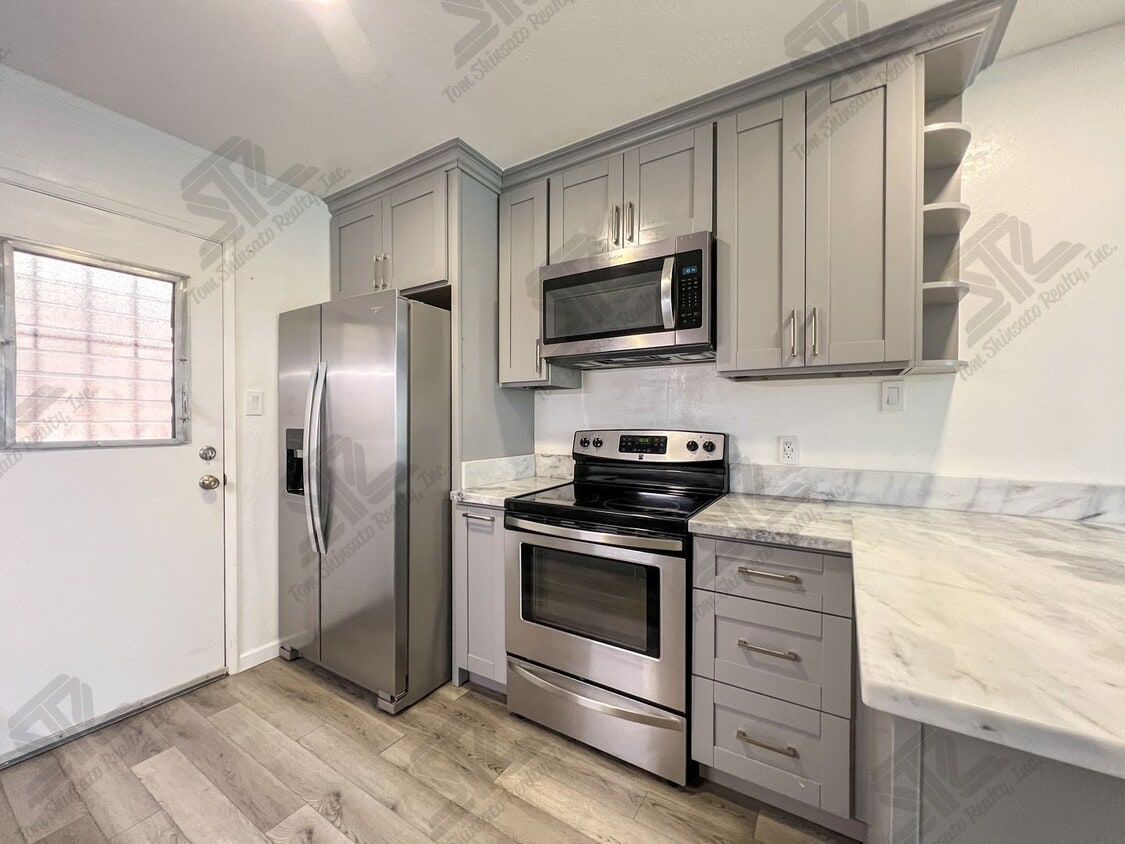 2 Bedroom Unit, 1.5 baths with one assigne... - 2 Bedroom Unit, 1.5 baths with one assigne...