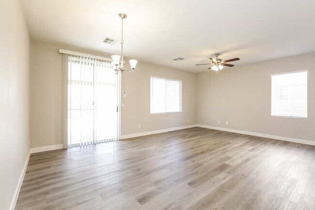 Foto del edificio - 6441 Pronghorn Ridge Ave