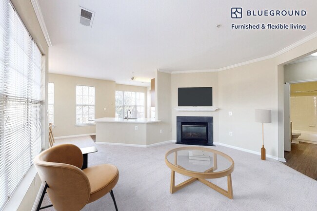 Building Photo - 2350 26th Ct S