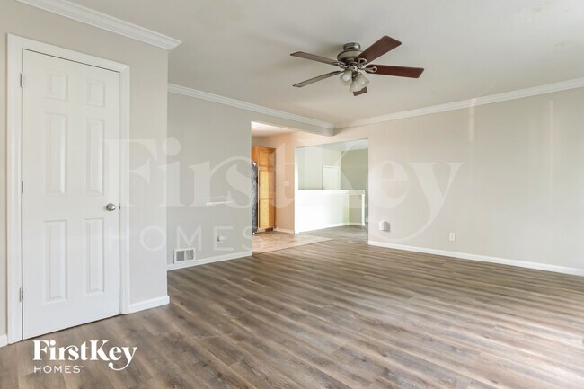 Foto del edificio - 6004 Farley Ave