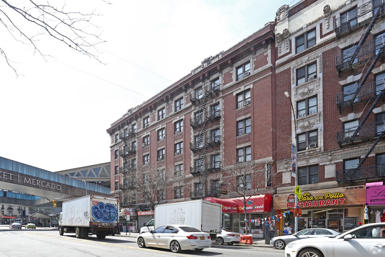 Building Photo - 4225-4229 Broadway
