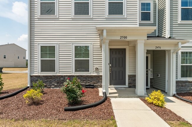 Building Photo - 2500 Chert Ln