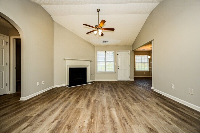 Foto del edificio - 1025 Borrington Ln