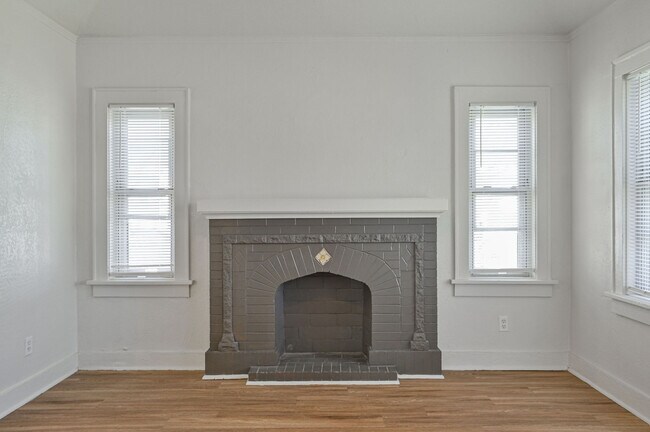 Foto del edificio - 2209 N Bath Ave