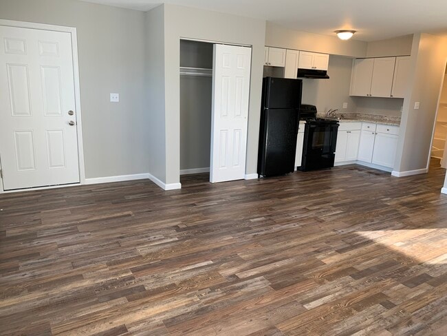 Building Photo - 223 Maxwell St