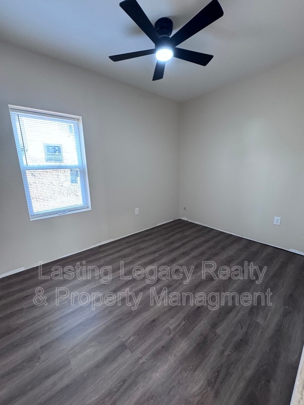 Building Photo - 441 E Depot St