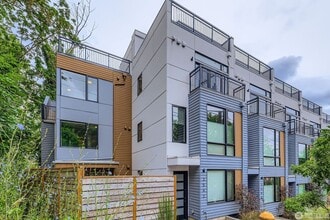 Building Photo - 3540 S Graham St