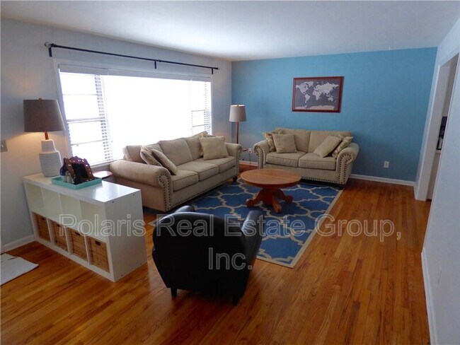 Building Photo - 9821 Chesterton Dr