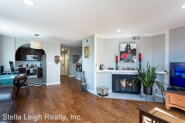 Building Photo - 2 br, 1.5 bath House - 1137 Eureka #1