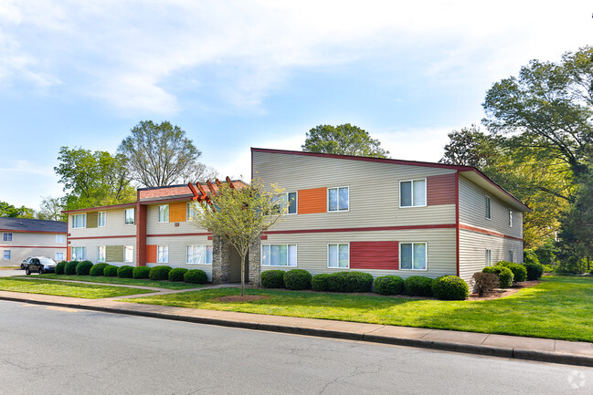 Building Photo - Silverstone Apartments