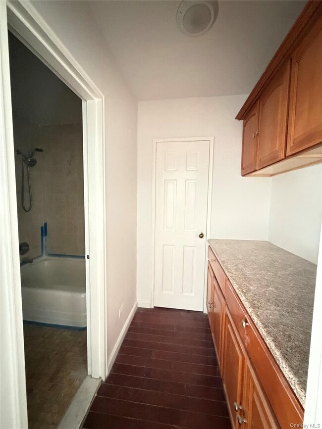 Building Photo - 42-95-95 Main St