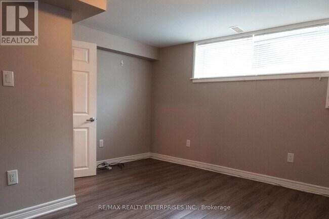 Photo du bâtiment - 8 Salmond Ct