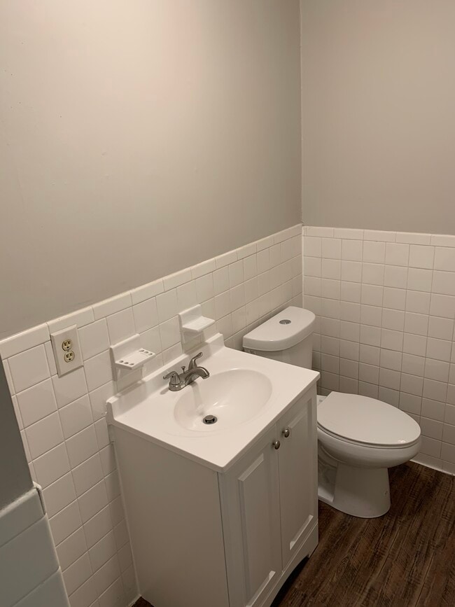 Building Photo - 23 Beekman Dr