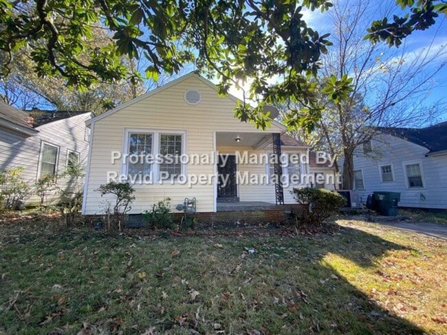 Building Photo - First Month Free on an 18-Month Lease!!