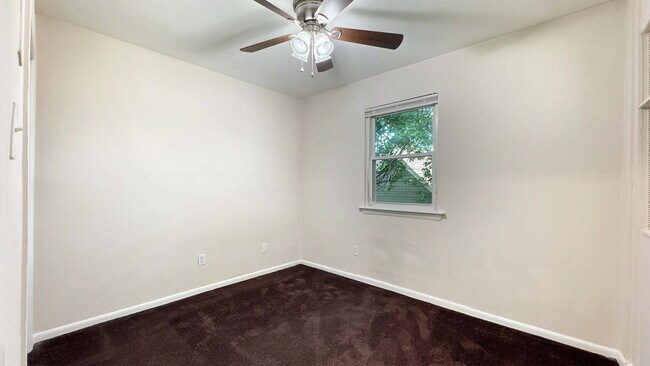 Foto del edificio - Monticello Village at Ashlawn Apartments