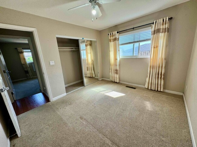 Foto del edificio - 653 Fairway St