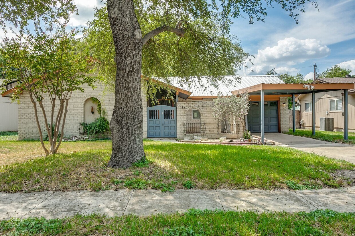 Foto principal - 3-bedroom home in North Star Hills