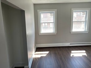 Building Photo - 90 Rantoul St