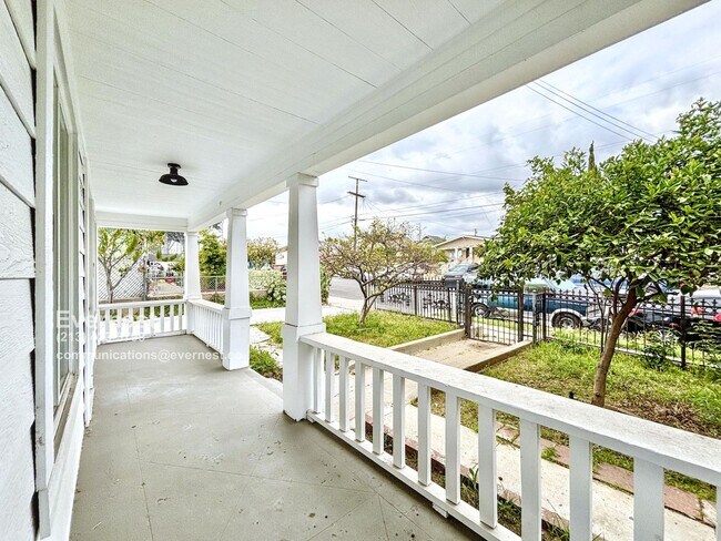 Building Photo - 3046 Guirado St