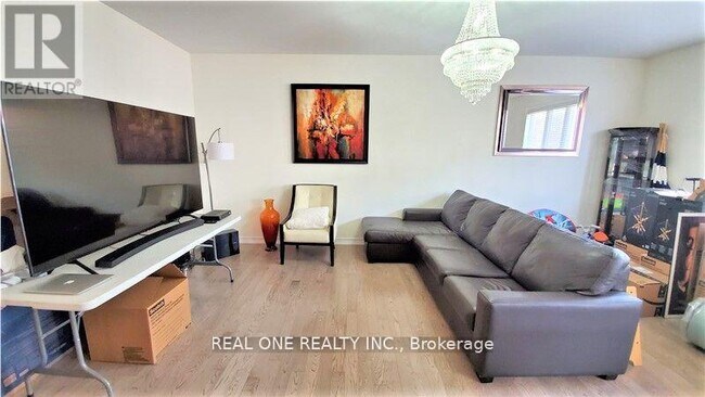 Photo du bâtiment - 91 Orchardcroft Rd