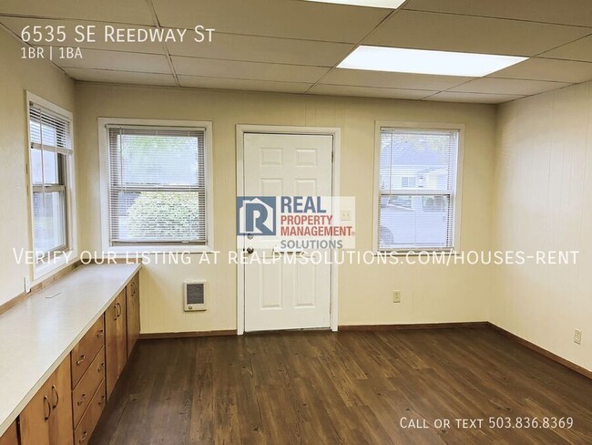 Photo - 6535 SE Reedway St House