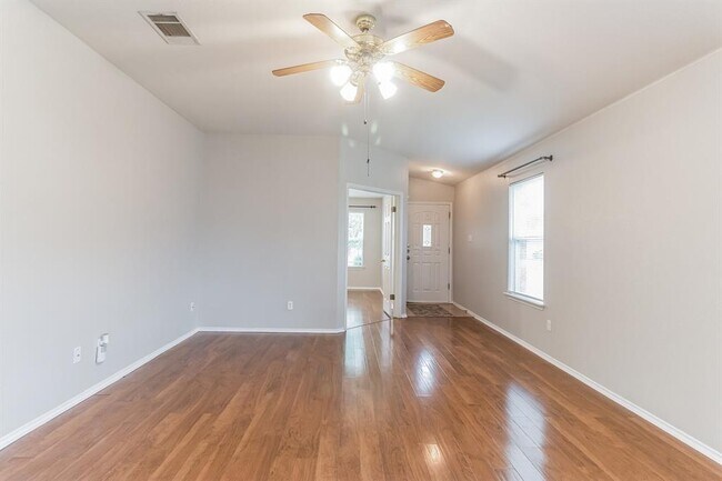 Building Photo - 314 McCarthur Dr