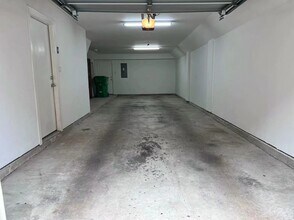 Building Photo - 2710 Hullsmith Dr