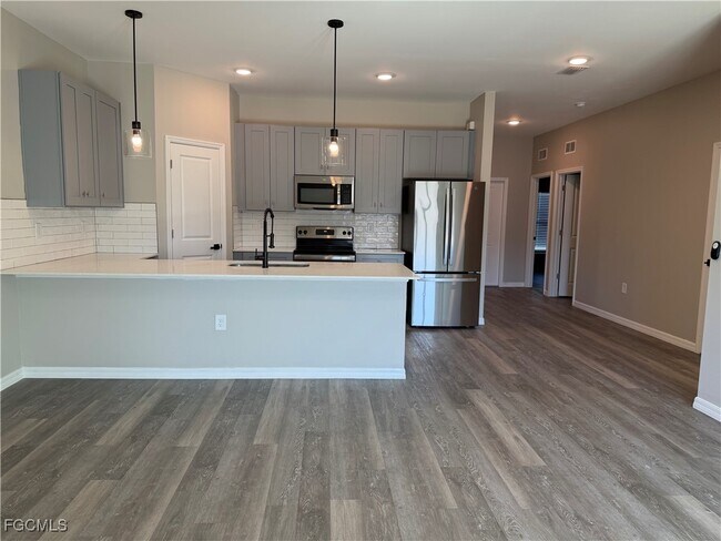 Foto del edificio - 5205-5207 30th St SW